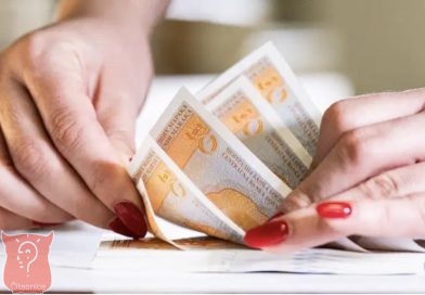 Penzije rastu od avgusta, predviđena i jednokratna isplata pomoći. Penzije rastu od avgusta, predviđena i jednokratna isplata pomoći.