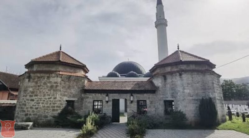 Na Gazanfer-begovoj džamiji osvanuo uznemirujući grafit