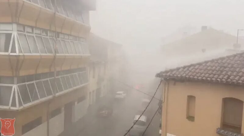 Oluja se približava BiH: Vjetar od 100 km/h već ruši stabla, prijete i poplave